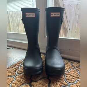 Hunter Black Rain Boots - size 8